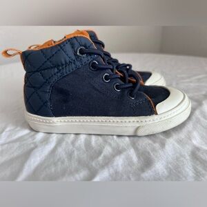Old Navy Navy and Orange Kids Sneakers Size 7